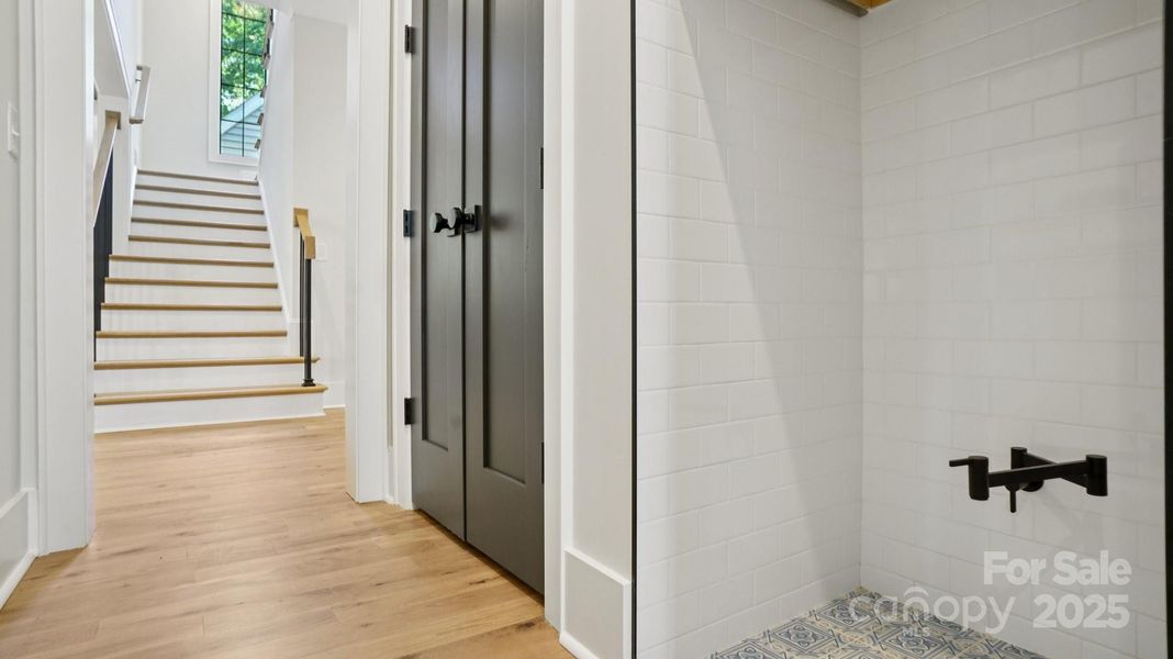 Spacious, unfurnished interior of a new home in , Charlotte (Image 23).