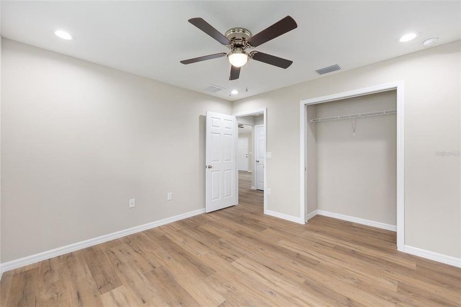 Spacious, unfurnished interior of a new home in , Ocklawaha (Image 14).
