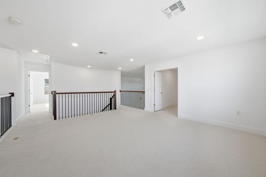 Spacious, unfurnished interior of a new home in Easton Park, Austin (Image 8). Spacious, unfurnished interior of a new home in Easton Park, Austin (Image 8).