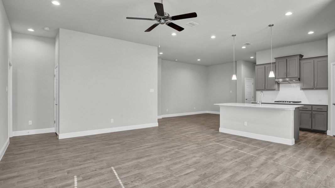 Spacious, unfurnished interior of a new home in Eagle Creek, Denton (Image 15).