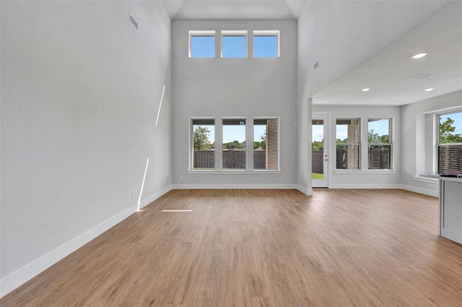 Spacious, unfurnished interior of a new home in Aster Park, McKinney (Image 16).
