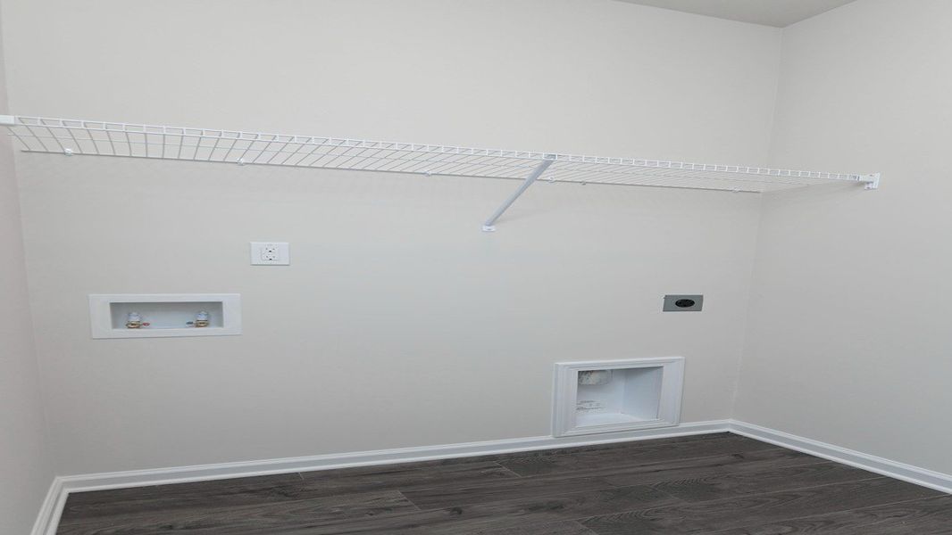 Spacious, unfurnished interior of a new home in Sease's Pond, Gilbert (Image 23). Spacious, unfurnished interior of a new home in Sease's Pond, Gilbert (Image 23).