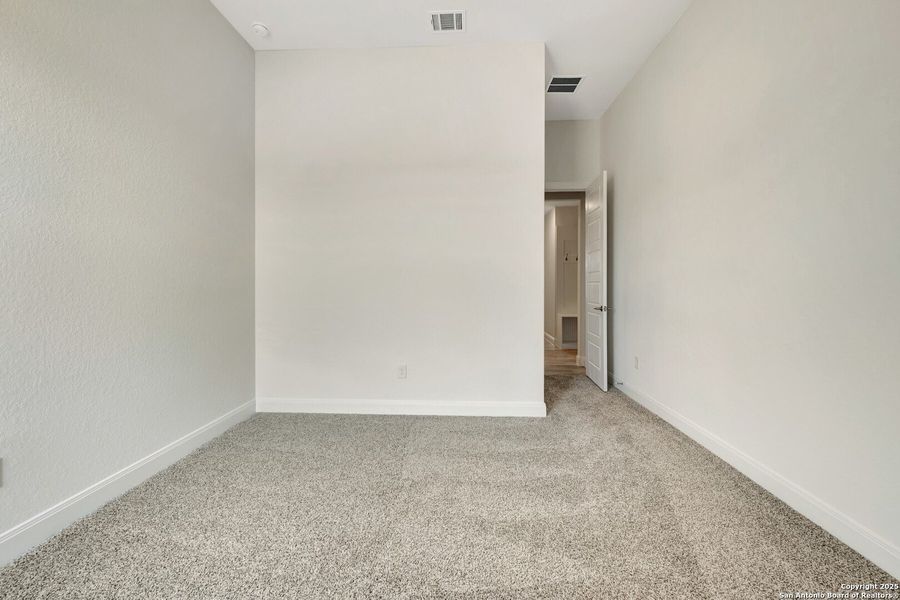 Spacious, unfurnished interior of a new home in Preserve at Annabelle Ranch, San Antonio (Image 25).