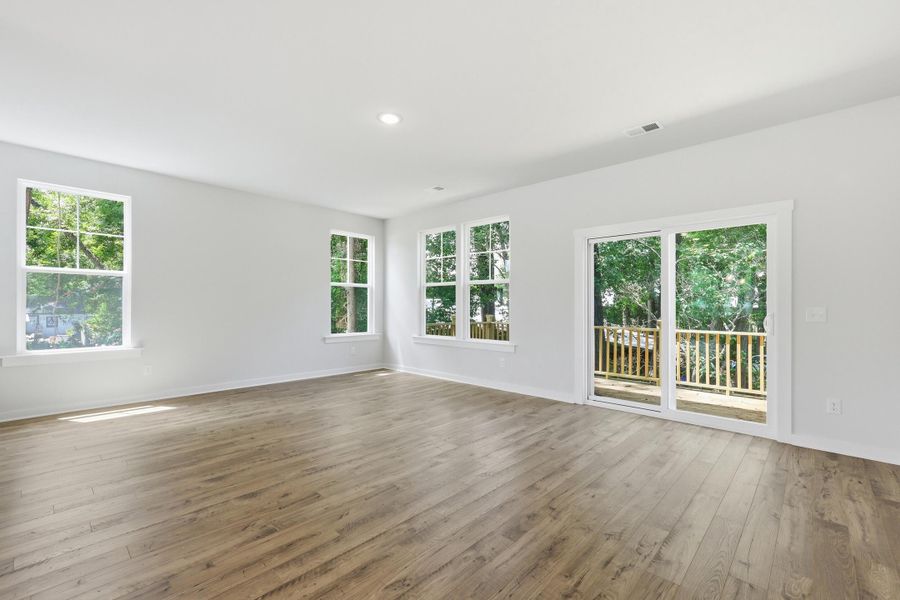 Spacious, unfurnished interior of a new home in Rhetts Cove, Johns Island (Image 27). Spacious, unfurnished interior of a new home in Rhetts Cove, Johns Island (Image 27).