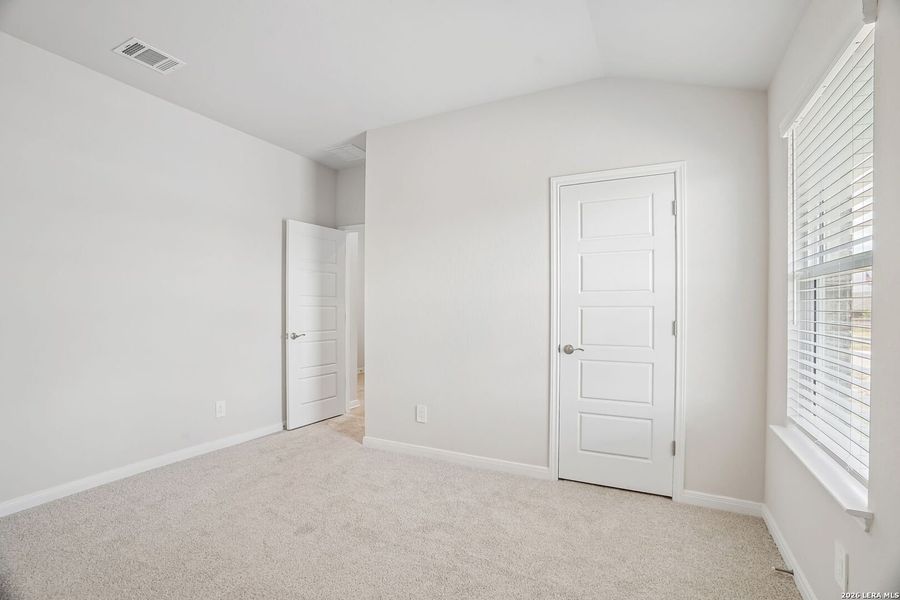 Spacious, unfurnished interior of a new home in Carmel Ranch, Schertz (Image 35).