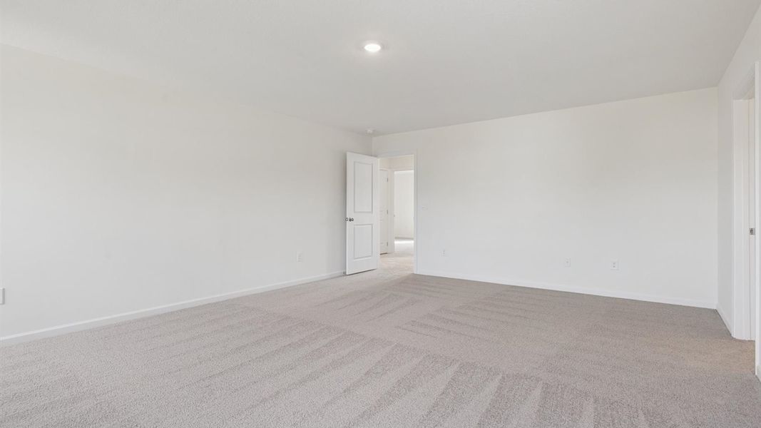 Spacious, unfurnished interior of a new home in Whispering Springs, Maryville (Image 22).