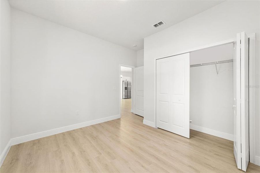 Spacious, unfurnished interior of a new home in , Citrus Springs (Image 16).