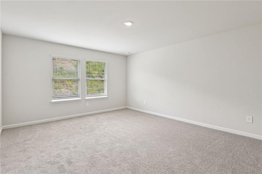 Spacious, unfurnished interior of a new home in Ivey Township, Dallas (Image 28).