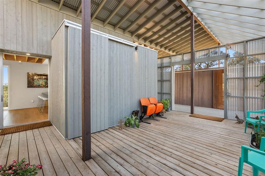 Exterior details and patio area of a home in , Burnet (Image 15).