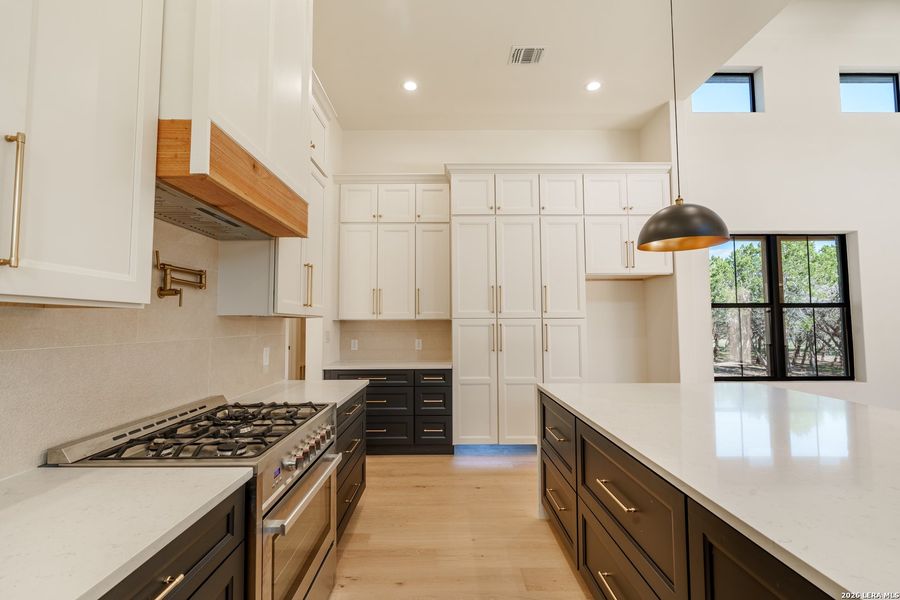 Furnished interior view inside a new home in , Boerne (Image 14).
