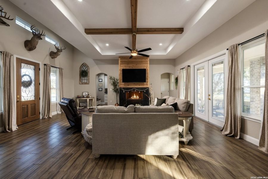 Furnished interior view inside a new home in , La Vernia (Image 34).