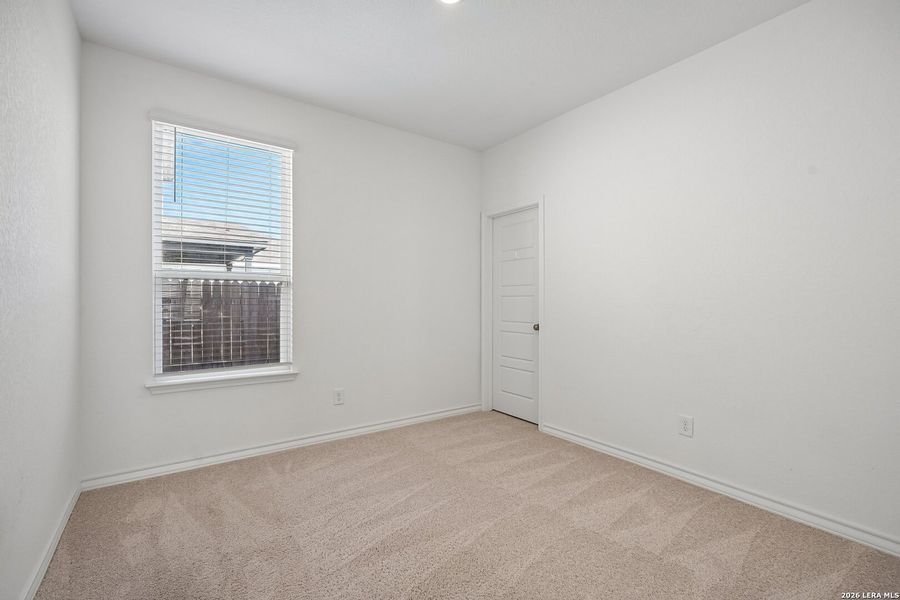 Spacious, unfurnished interior of a new home in Dove Song, Marion (Image 20).
