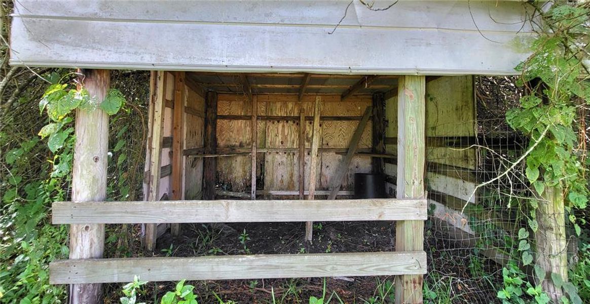 Exterior details and patio area of a home in , Okeechobee (Image 17). Exterior details and patio area of a home in , Okeechobee (Image 17).