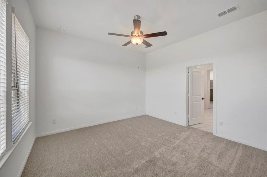 Spacious, unfurnished interior of a new home in Austin Point, Richmond (Image 20).