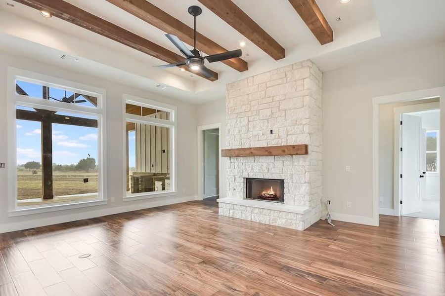Spacious, unfurnished interior of a new home in , Tomball (Image 14).