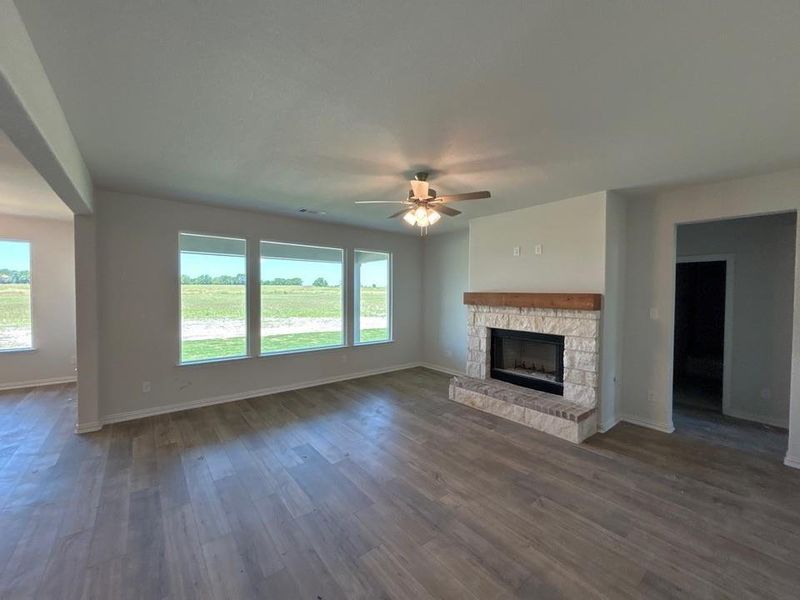 Spacious, unfurnished interior of a new home in Terra Escalante, Blue Ridge (Image 8).