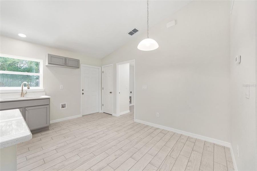 Spacious, unfurnished interior of a new home in , Ocala (Image 13).