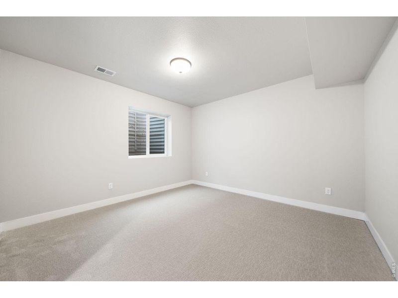 Spacious, unfurnished interior of a new home in , Fort Collins (Image 18).