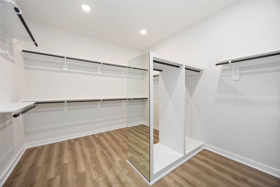 Spacious, unfurnished interior of a new home in Blue Jay's Landing, Needville (Image 23).