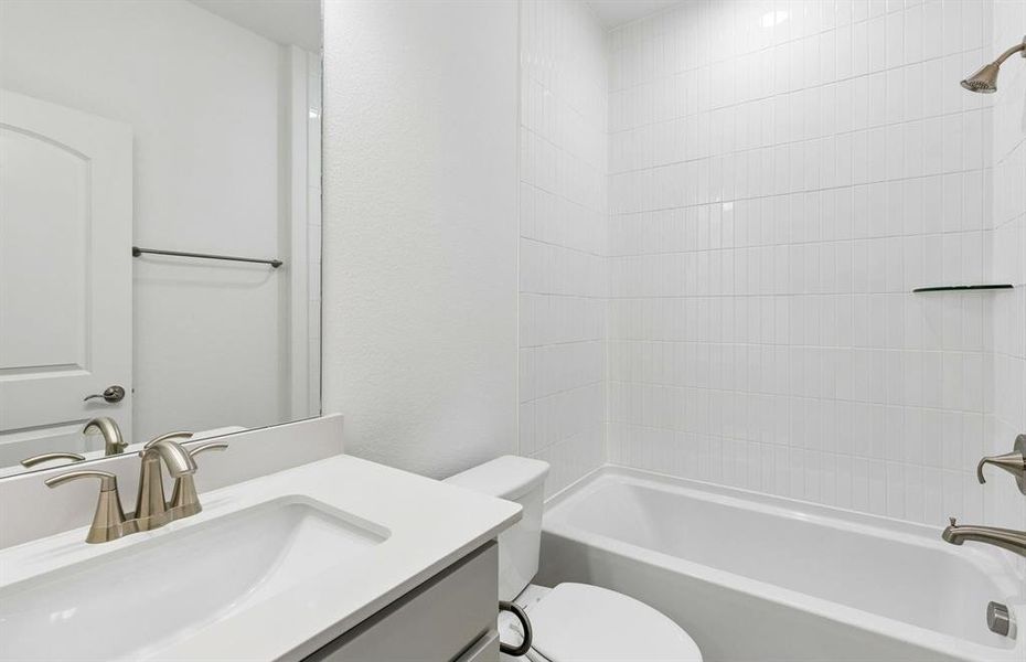 Secondary bath on first level