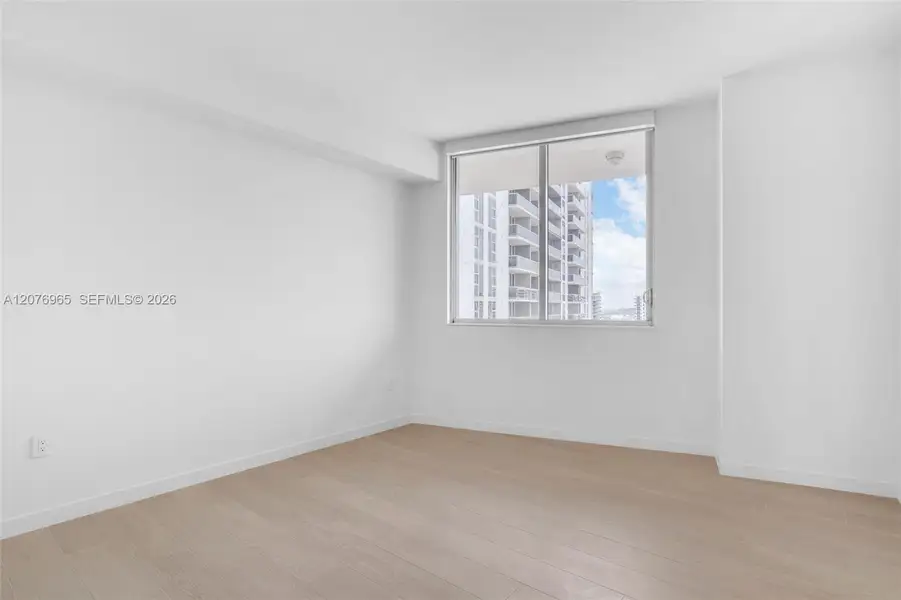 Spacious, unfurnished interior of a new home in , Miami (Image 21).