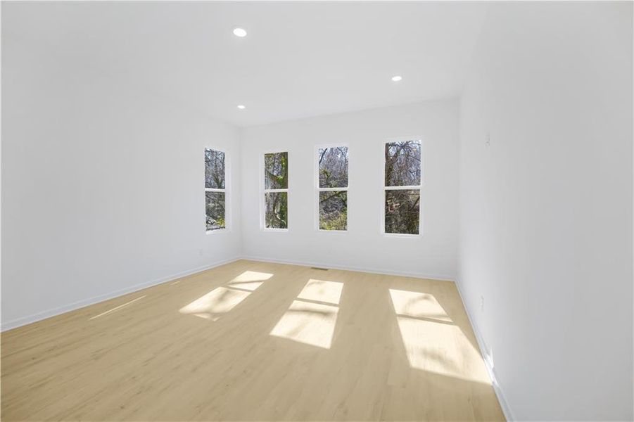 Spacious, unfurnished interior of a new home in , Scottdale (Image 10).
