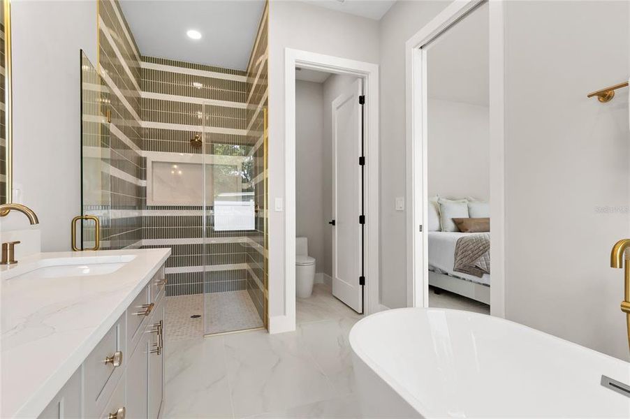 Furnished interior view inside a new home in , Orlando (Image 41).