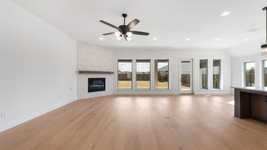Spacious, unfurnished interior of a new home in Talon Hills, Fort Worth (Image 18).