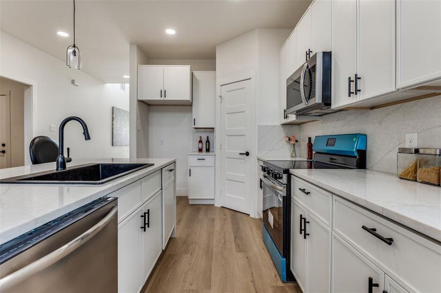 Furnished interior view inside a new home in , Dallas (Image 35).