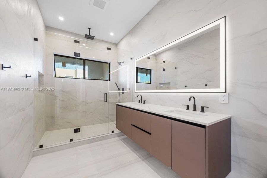 Furnished interior view inside a new home in , Fort Lauderdale (Image 7).