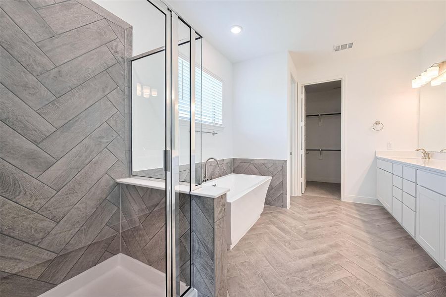 Furnished interior view inside a new home in Lago Mar, Texas City (Image 17).