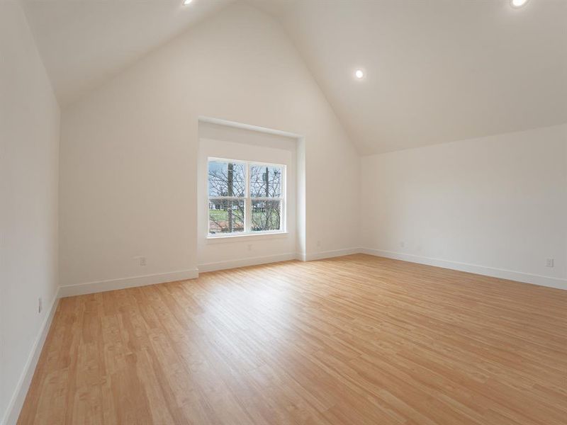 Spacious, unfurnished interior of a new home in , Dallas (Image 22).