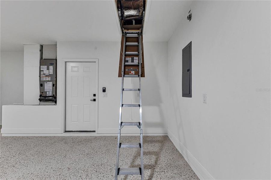 Spacious, unfurnished interior of a new home in , Deland (Image 29).