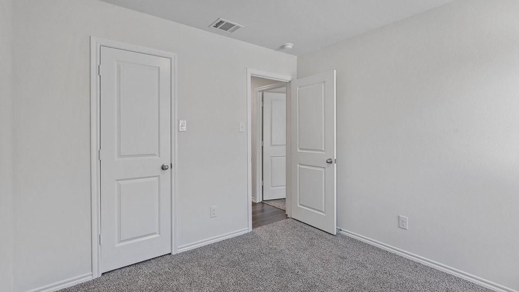 Spacious, unfurnished interior of a new home in Cartwright Ranch, Crandall (Image 25).