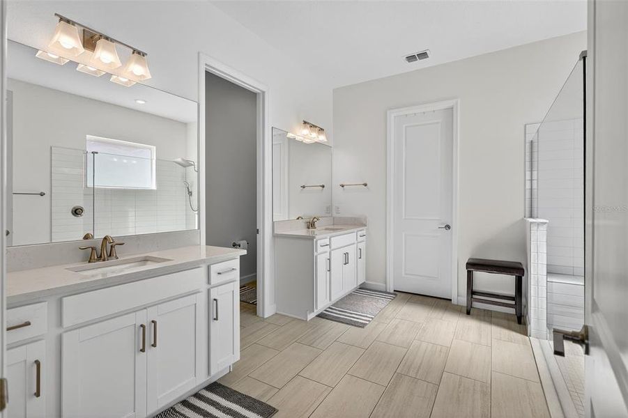 Furnished interior view inside a new home in Southshore Bay: The Grand Estates, Wimauma (Image 12).