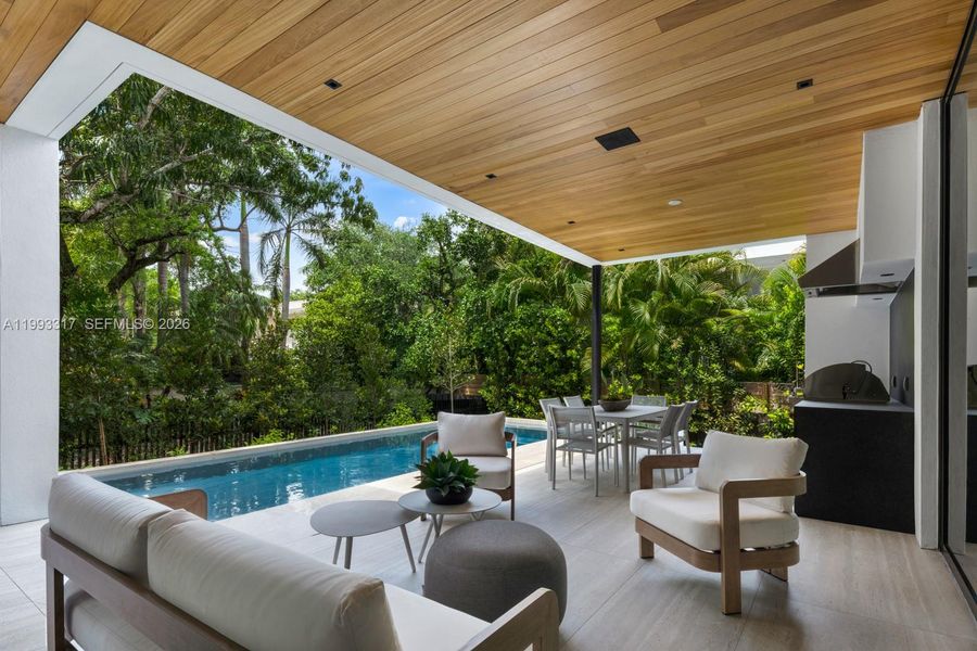 Exterior details and patio area of a home in , Miami (Image 35).