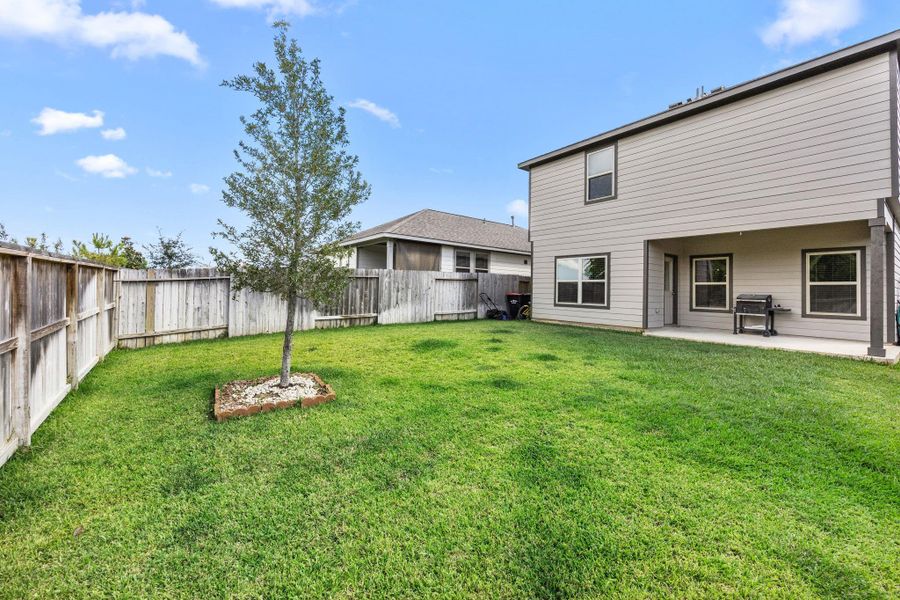 Exterior details and patio area of a home in Magnolia Springs, Montgomery (Image 2). Exterior details and patio area of a home in Magnolia Springs, Montgomery (Image 2).