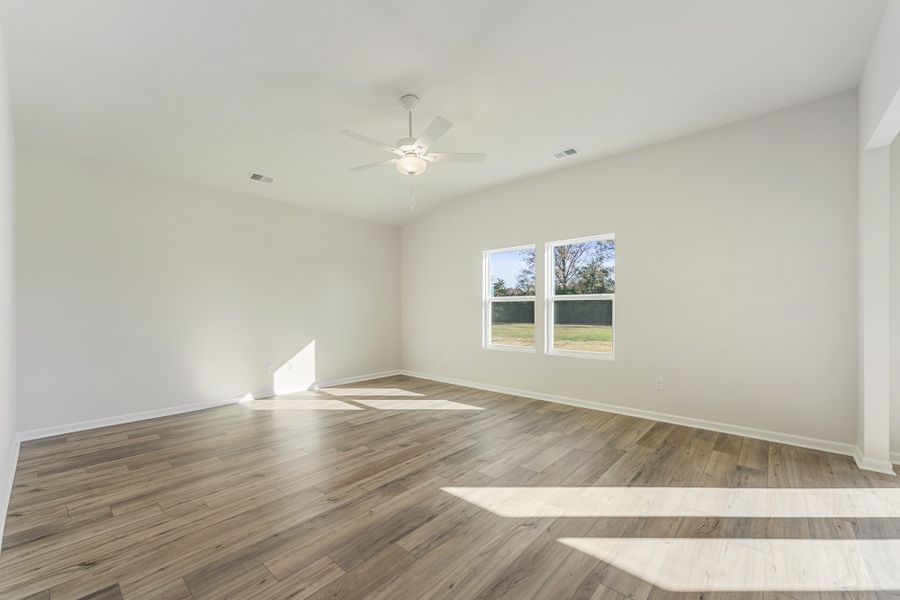 Spacious, unfurnished interior of a new home in Burke Estates, Chesnee (Image 15).