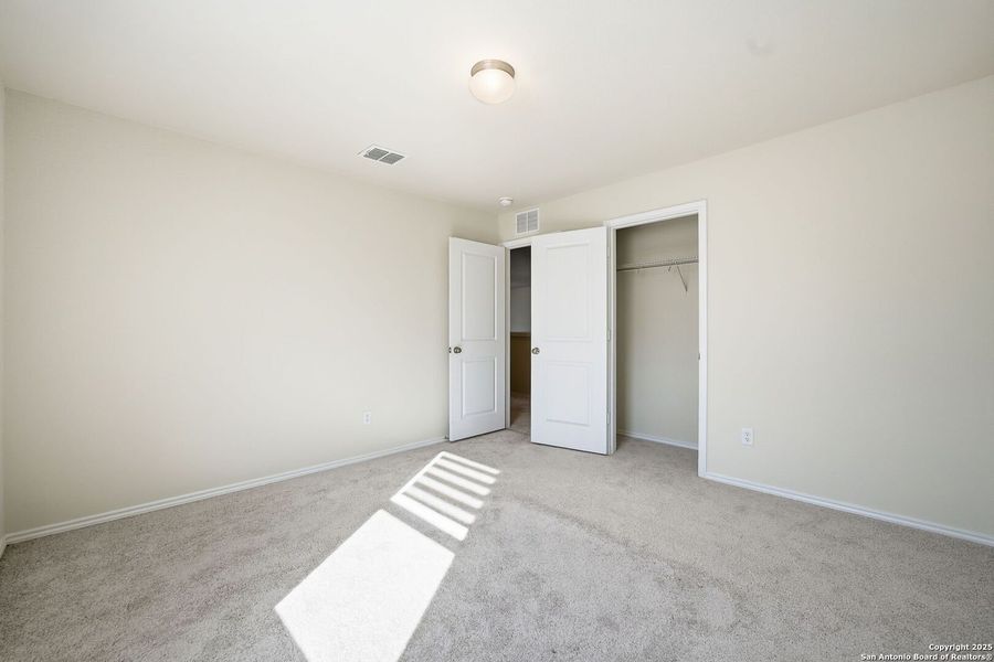 Spacious, unfurnished interior of a new home in Cinco Lakes, San Antonio (Image 24). Spacious, unfurnished interior of a new home in Cinco Lakes, San Antonio (Image 24).