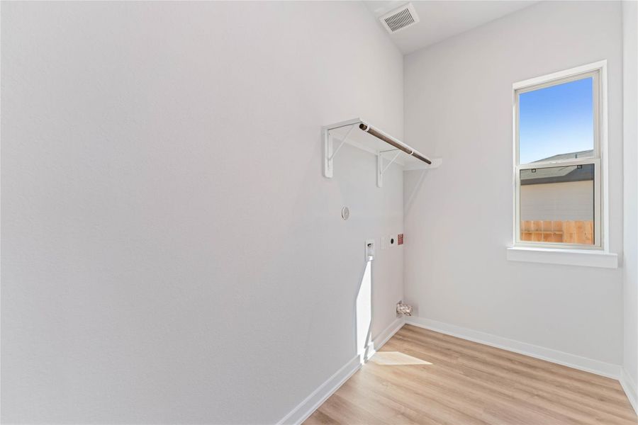 Spacious, unfurnished interior of a new home in Meadow Park, Conroe (Image 12). Spacious, unfurnished interior of a new home in Meadow Park, Conroe (Image 12).