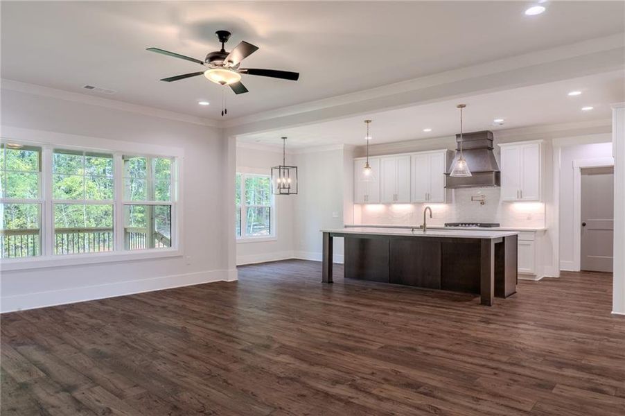 Spacious, unfurnished interior of a new home in Spring Creek, Monroe (Image 34). Spacious, unfurnished interior of a new home in Spring Creek, Monroe (Image 34).