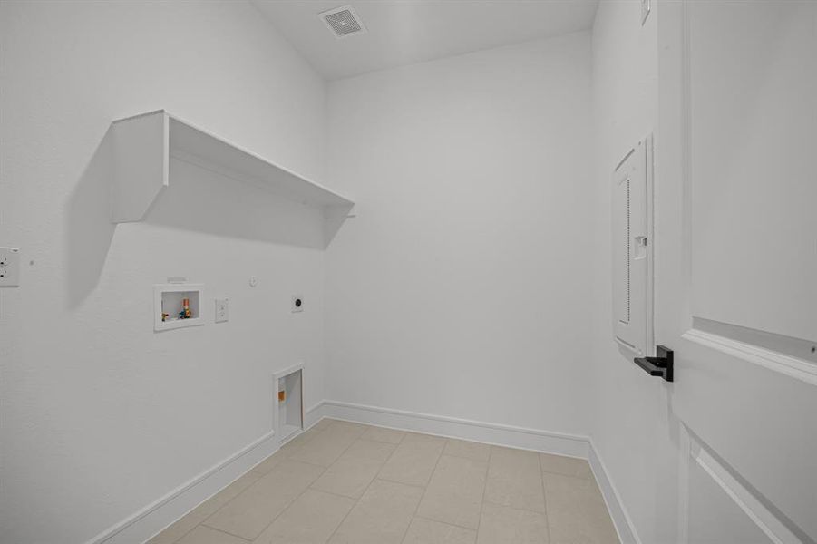 Spacious, unfurnished interior of a new home in Heritage Ranch, Sherman (Image 20).