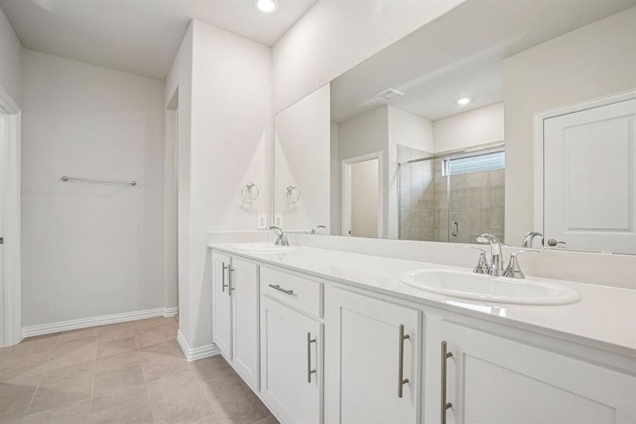 Photo is not of the actual home, but is an inspirational photo of builder’s model home and may depict options, furnishings, and/or decorator features that are not included. Photo is not of the actual home, but is an inspirational photo of builder’s model home and may depict options, furnishings, and/or decorator features that are not included.