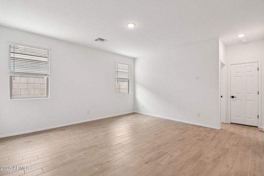 16-web-or-mls-W Bowker St-S2008-016