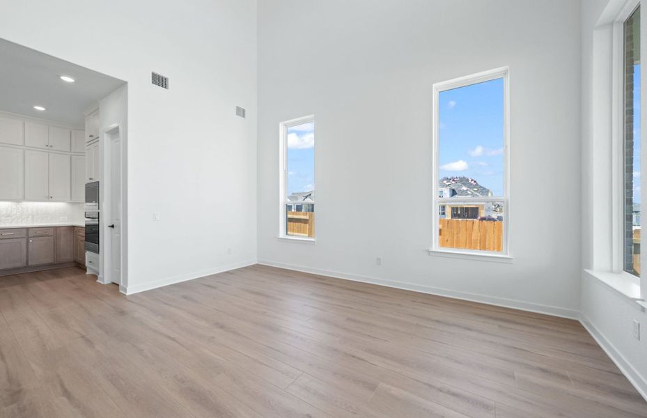 Spacious, unfurnished interior of a new home in 6 Creeks, Kyle (Image 33).
