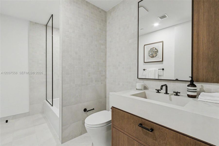 Furnished interior view inside a new home in 2200 Brickell, Miami (Image 13). Furnished interior view inside a new home in 2200 Brickell, Miami (Image 13).