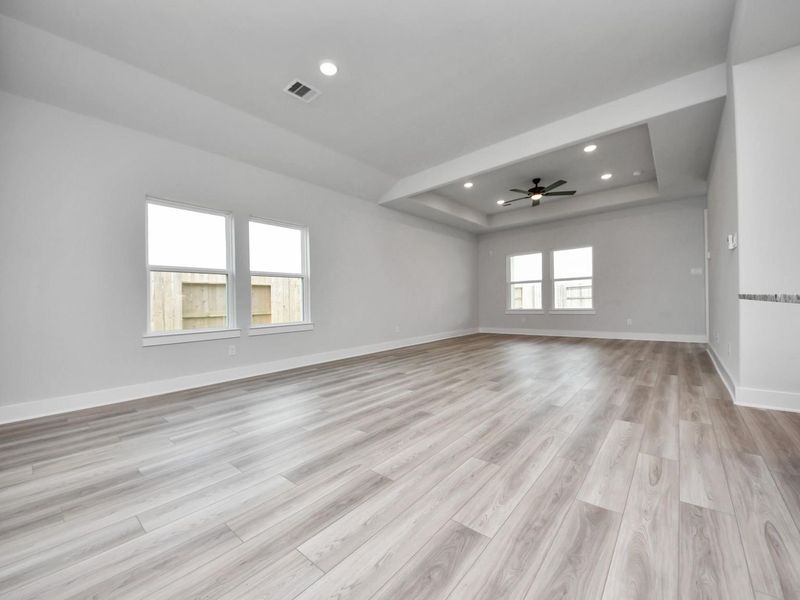 Spacious, unfurnished interior of a new home in Sunterra, Katy (Image 20). Spacious, unfurnished interior of a new home in Sunterra, Katy (Image 20).