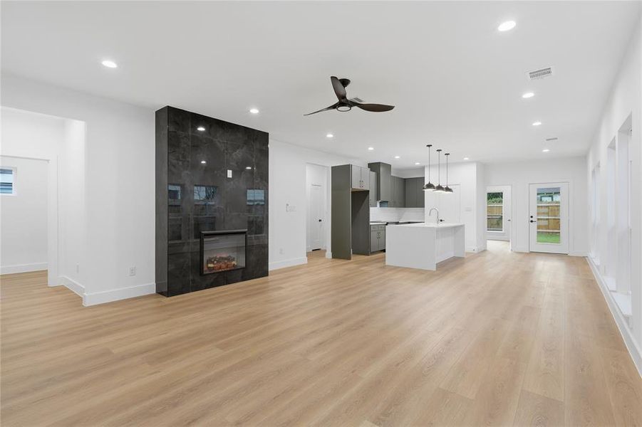 Spacious, unfurnished interior of a new home in , Dallas (Image 17). Spacious, unfurnished interior of a new home in , Dallas (Image 17).