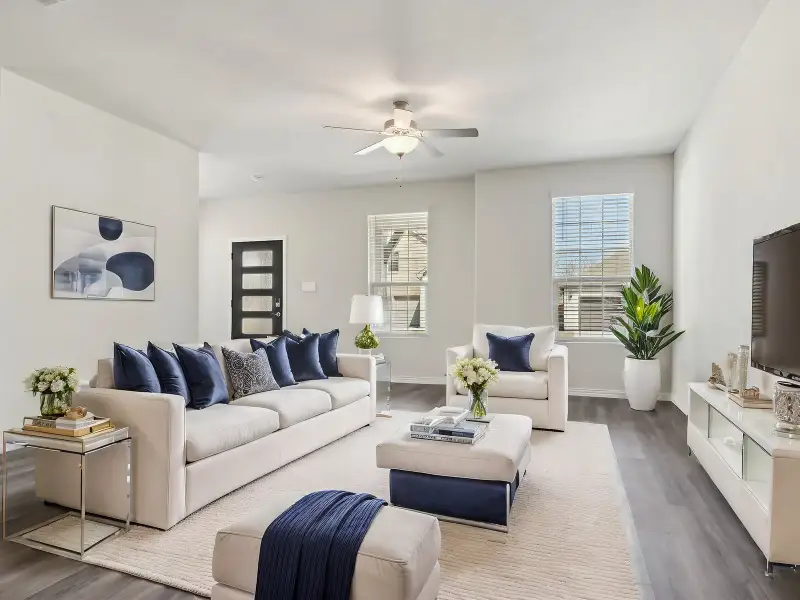 Furnished interior view inside a new home in Oak Ridge Park, Corinth (Image 3).