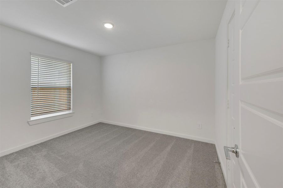 Spacious, unfurnished interior of a new home in Sorella, Tomball (Image 18).